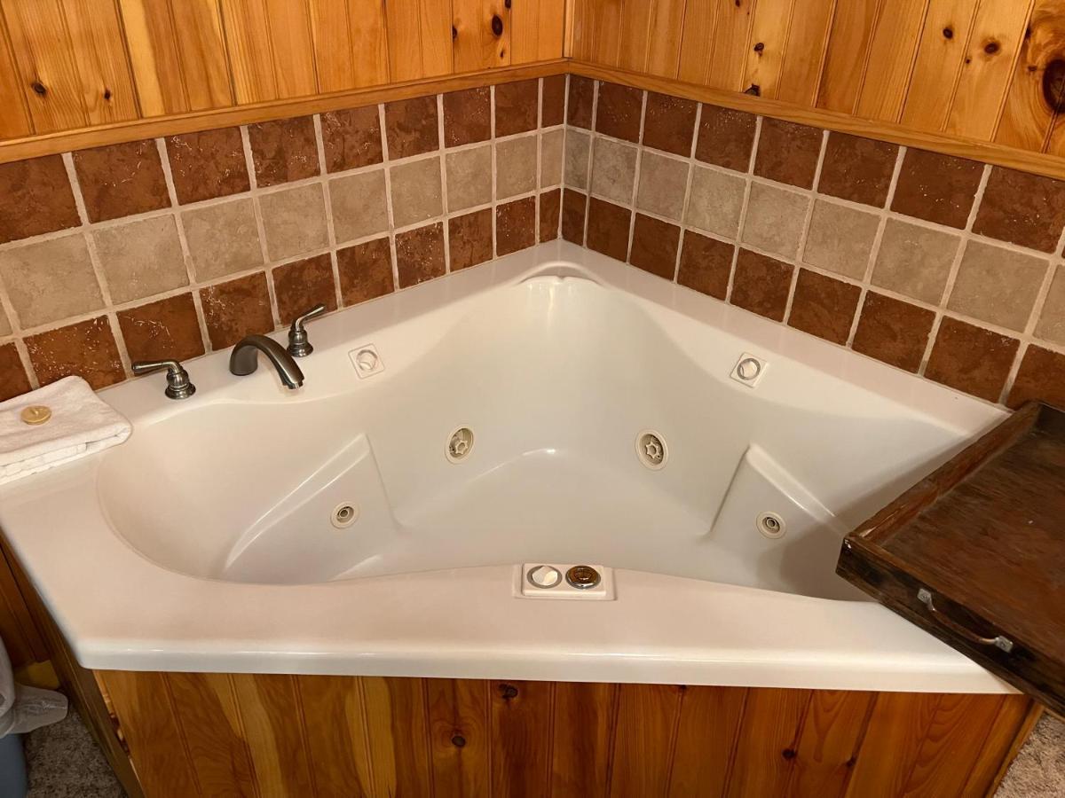 Cozy Cabin Pet Friendly Ada Compatible Maggie Valley Exterior photo